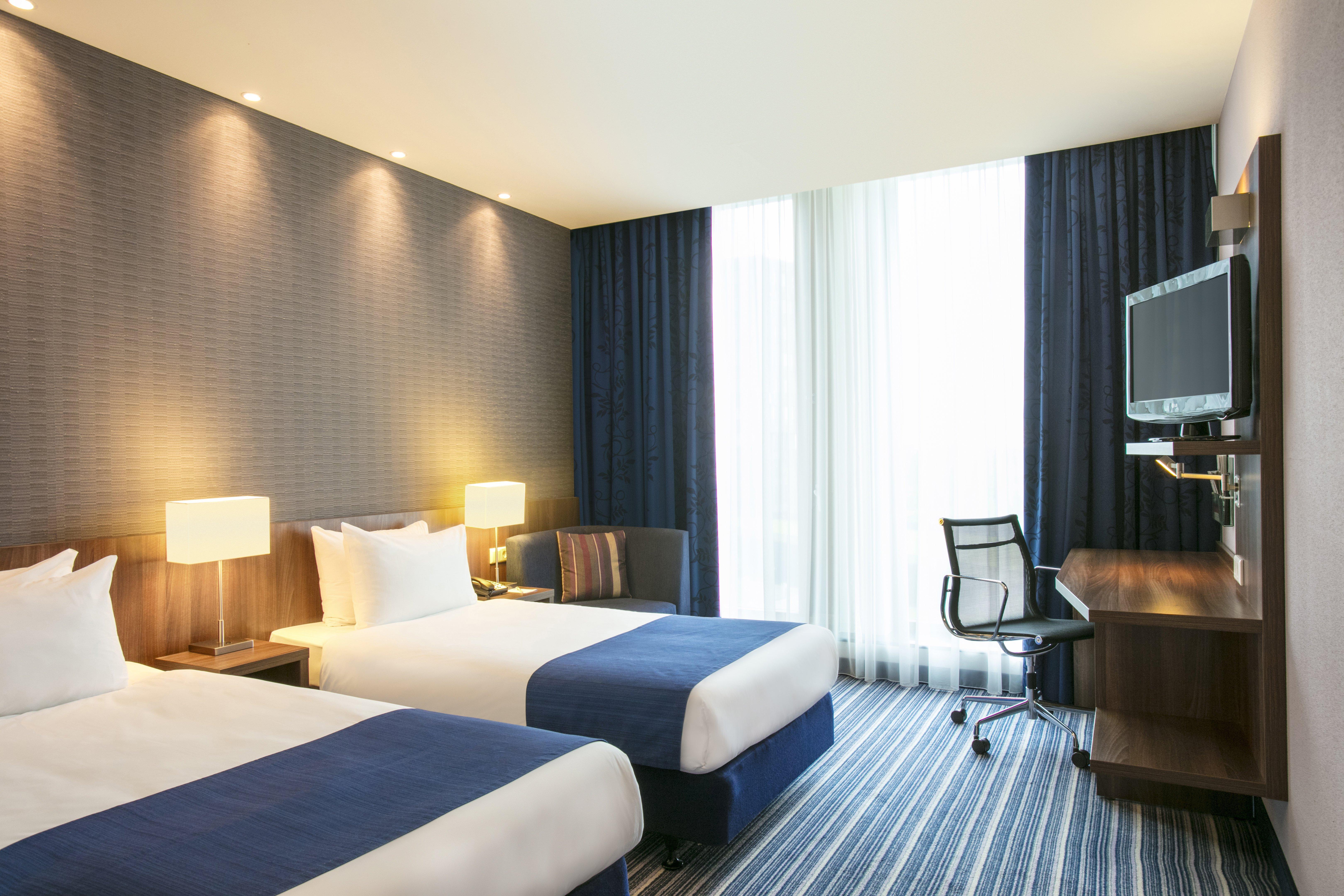 HOLIDAY INN EXPRESS AMSTERDAM - SCHIPHOL, AN IHG HOTEL HOOFDDORP 3*  (Netherlands) - from US$ 87 | BOOKED